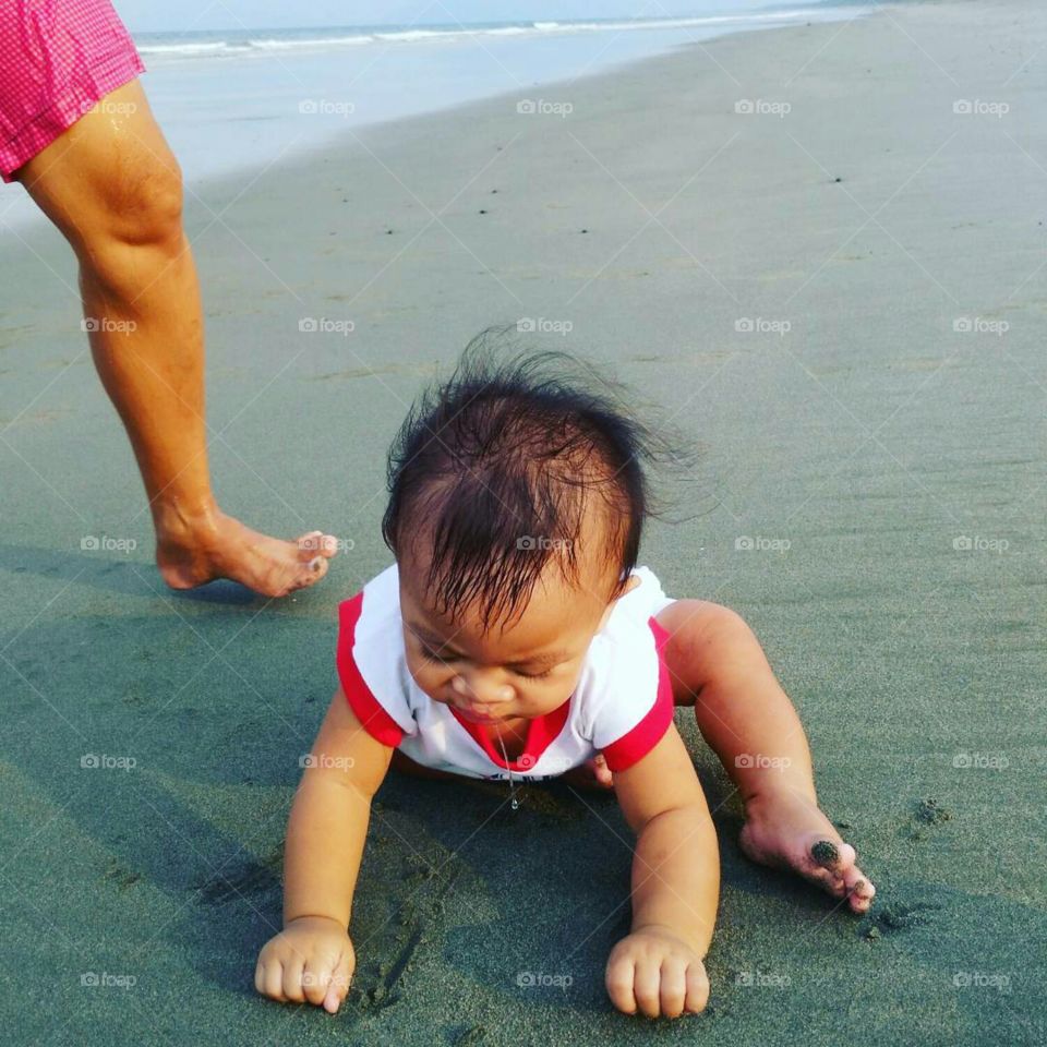 Baby in a Beach!