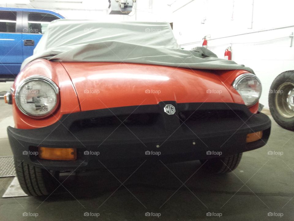 Peek a boo red headlights see you