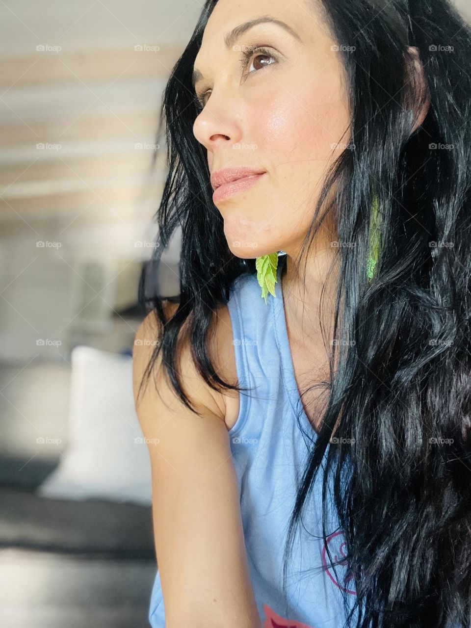 Glaring into wonderland. 