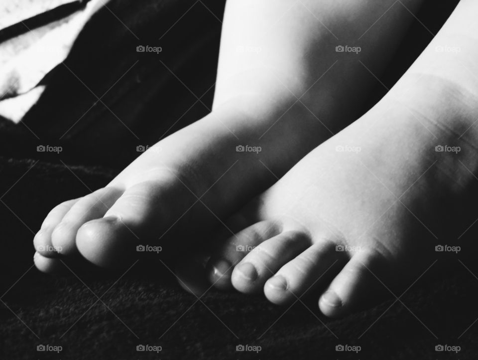 Tiny Toes
