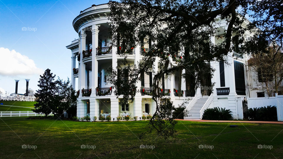 Nottoway plantation and American Queen Steamboat, White Castle, Louisiana