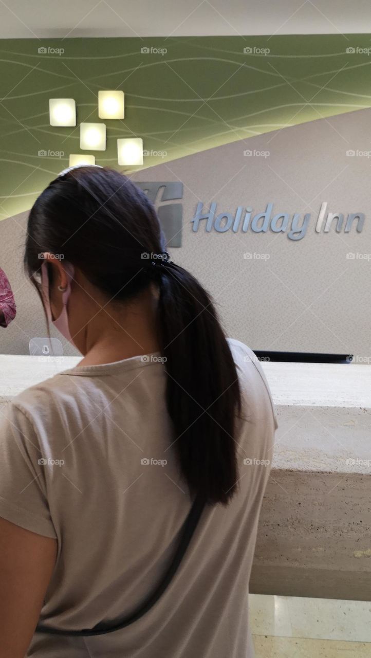 Check-in at the Holiday Inn