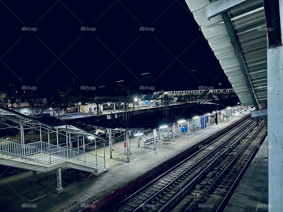 Night light - Rail track - Symmetrical 