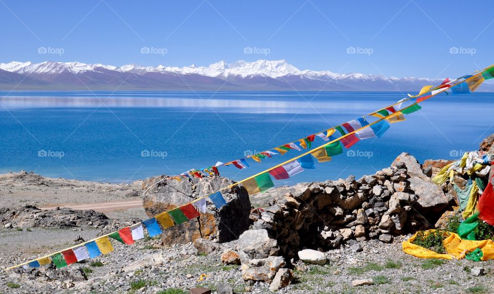 Tibetan lake view 