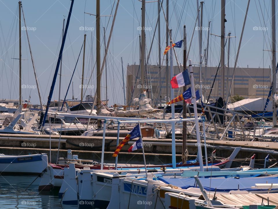 flags boats