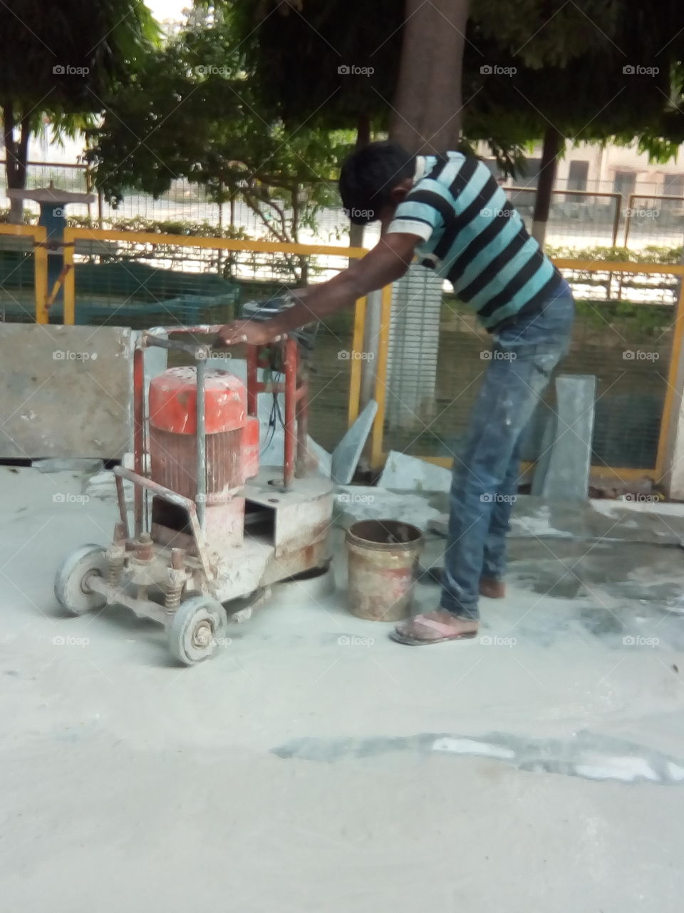 Marble Polishing Machine - people in small job.
