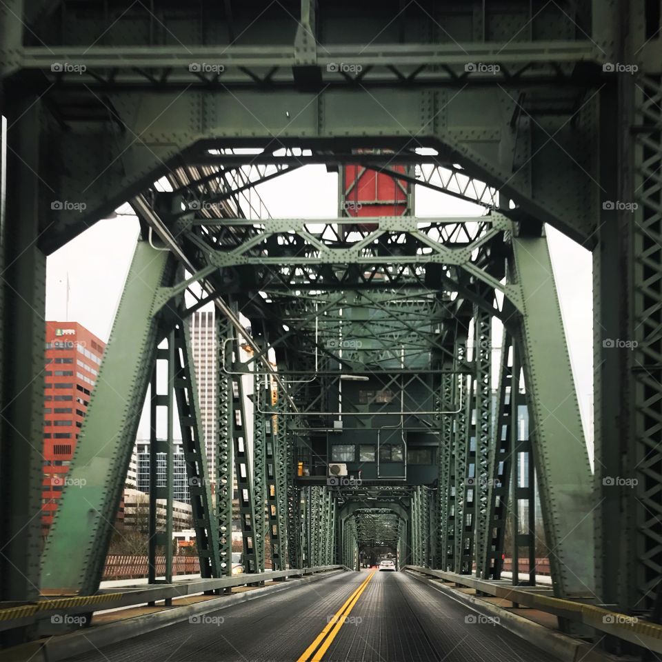Bridge into the city 