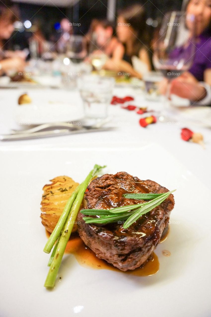 Steak with asparagus