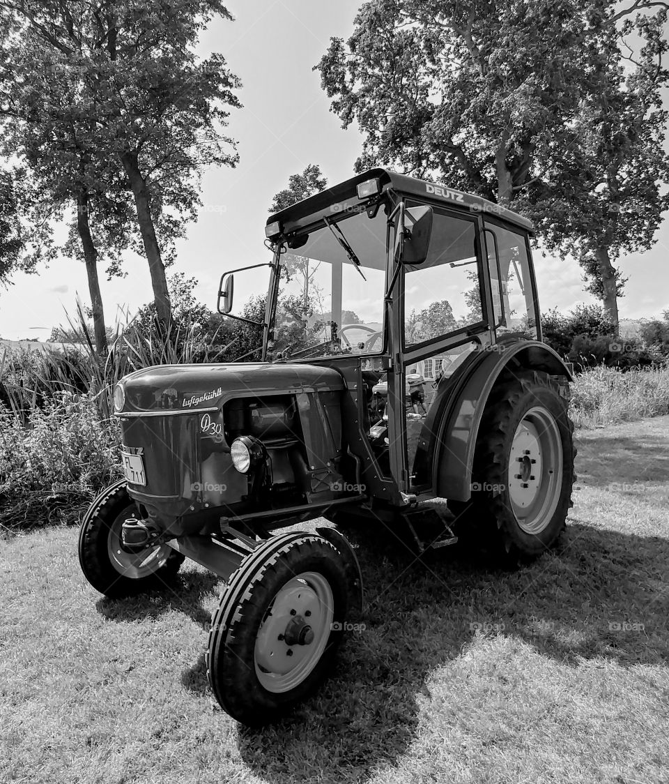 Traktor Fahrzeug alt Oldtimer Feld Bauer
