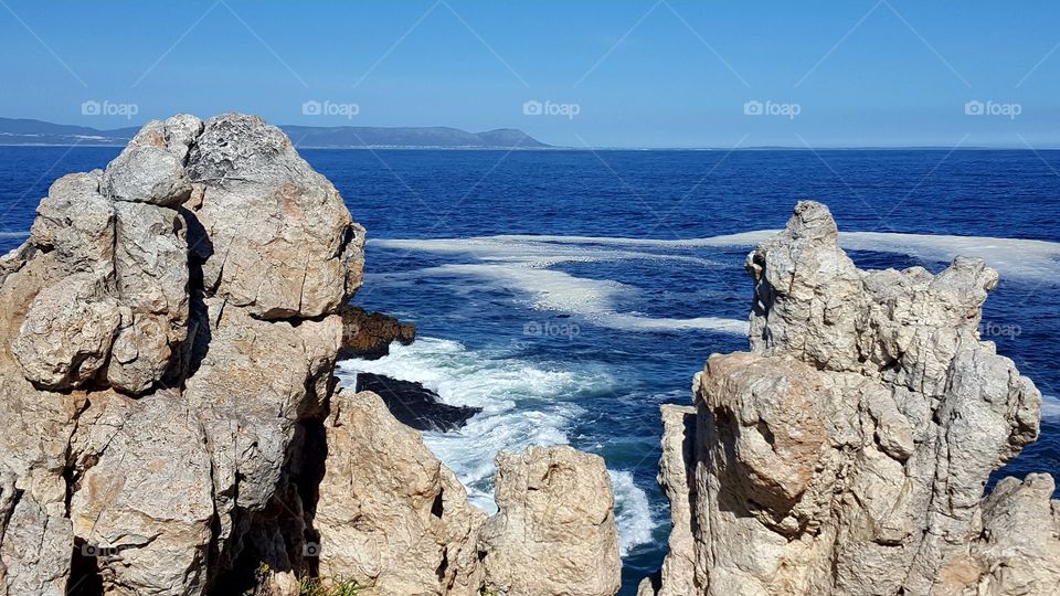 rocky Window to the ocean