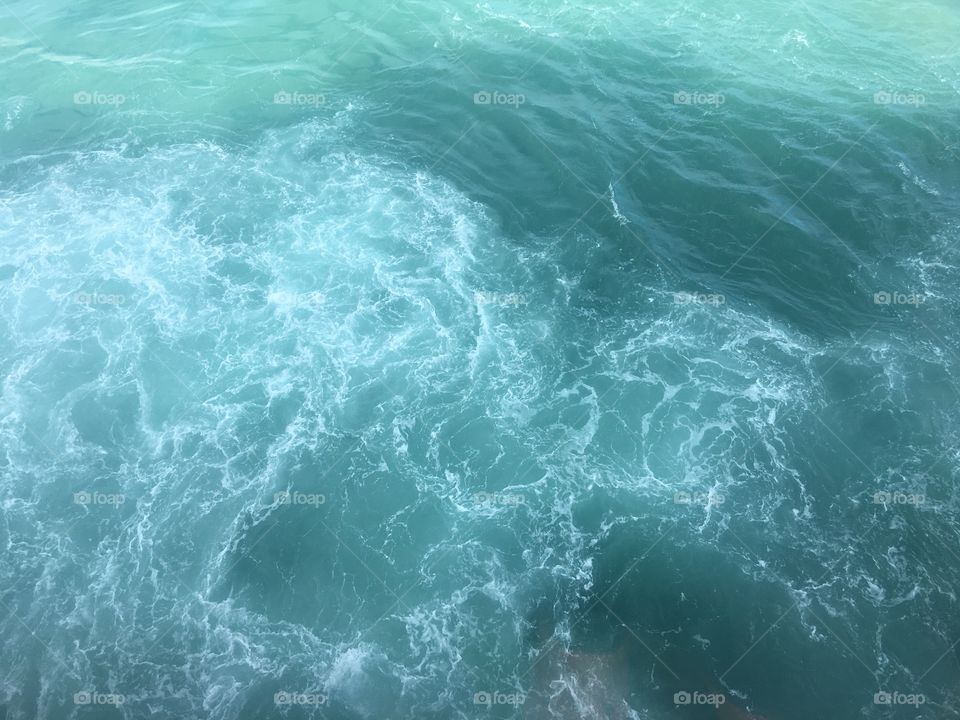 The currents and the foam produced by the passing boats of the English Channel can be seen here, beautiful to look at, but deadly to get caught inside.