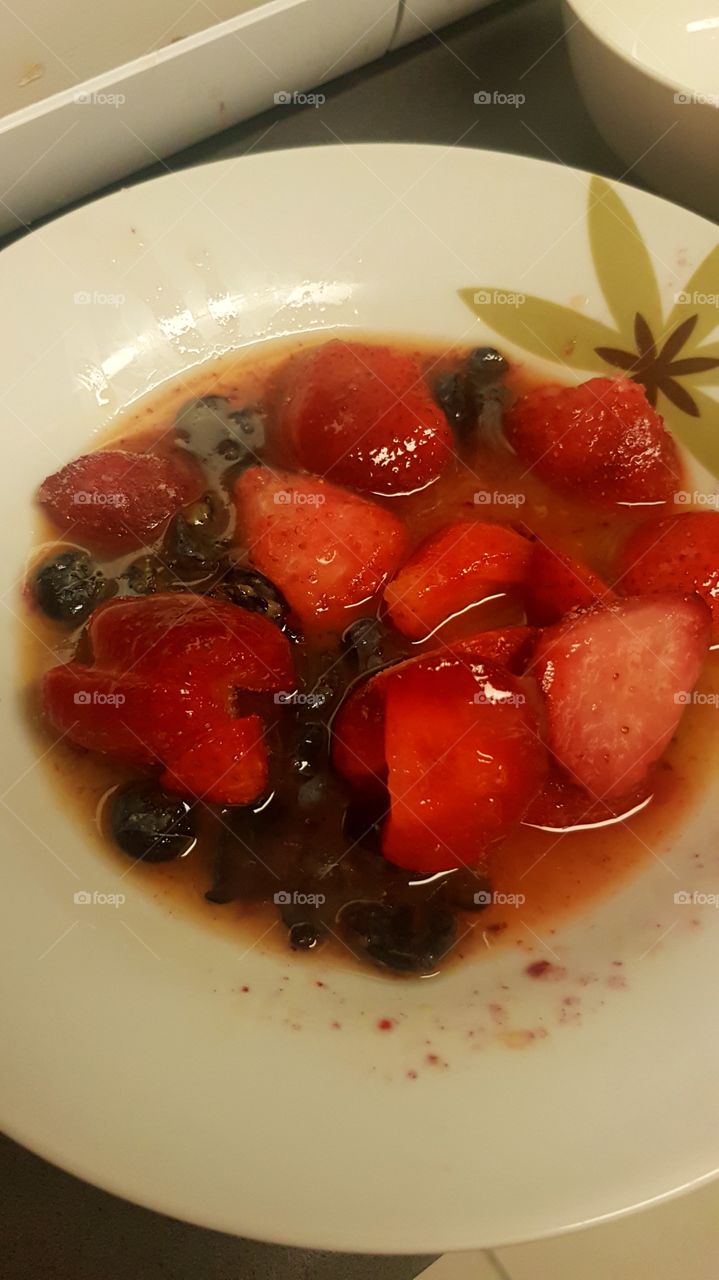 strawberry and blueberry sticky delight