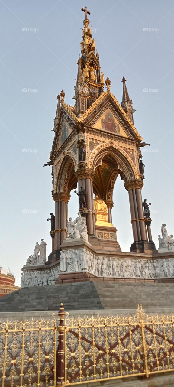 Albert monument