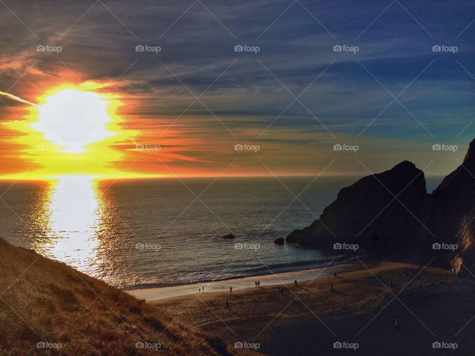 audience lines up for sunset