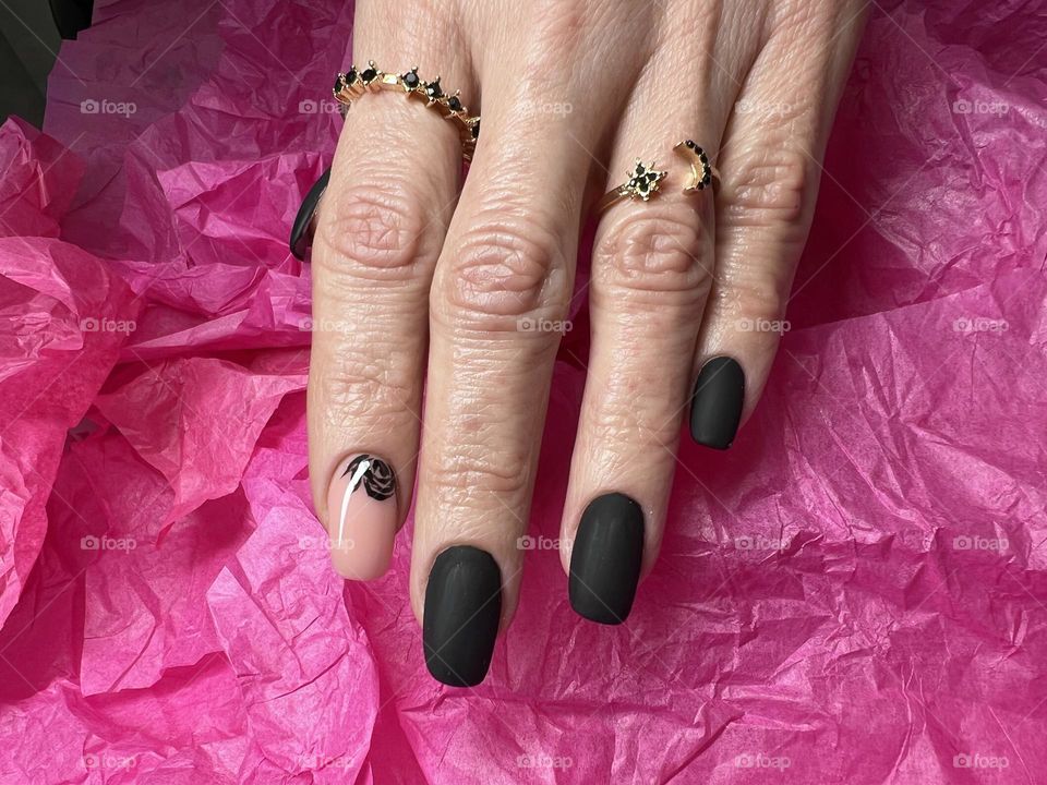 Matte black nails 