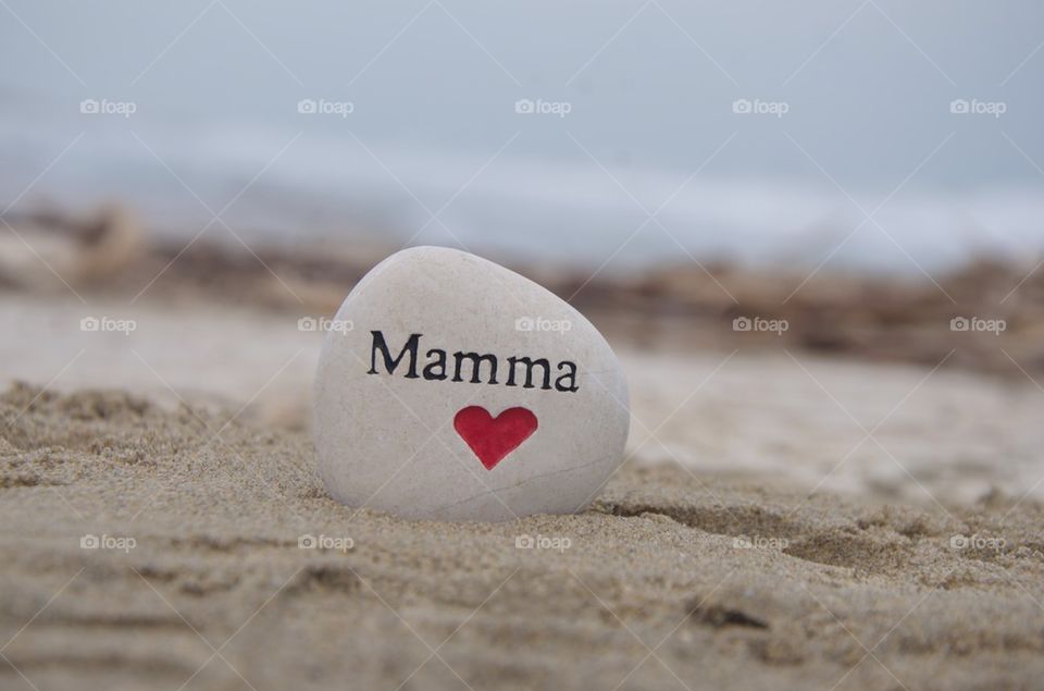 Mamma, italian mother name carved on a white stone
