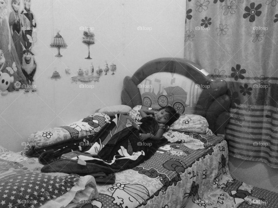 child on the bed room