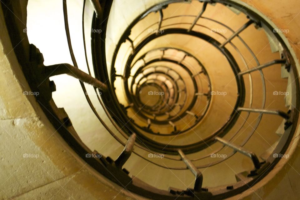 arc de triomphe stairs