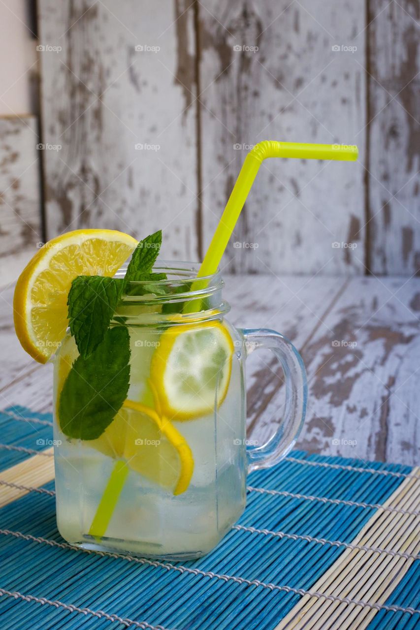 Lemonade with lime