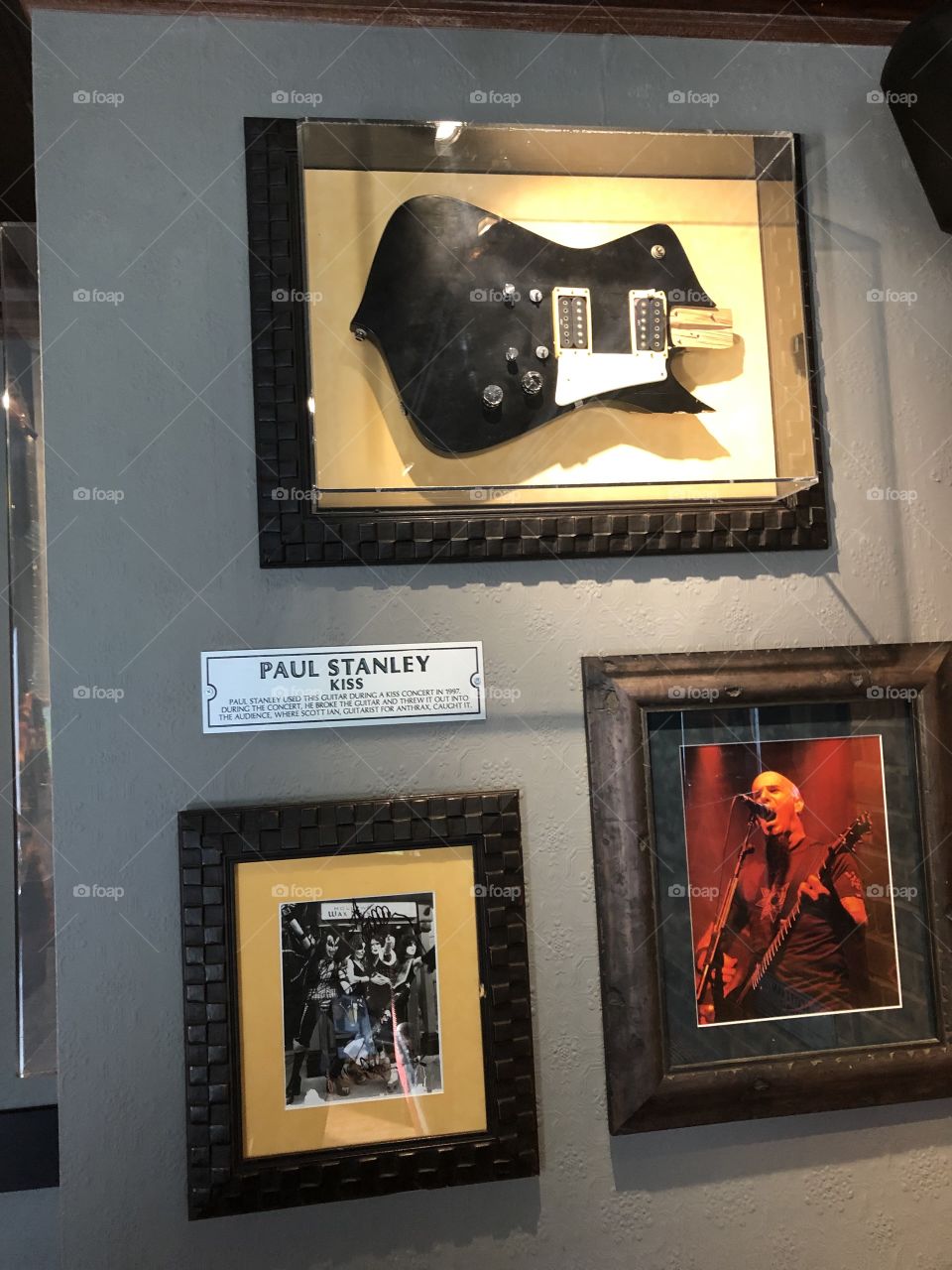 Great guitar in the wall 