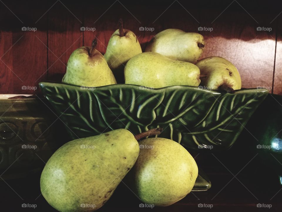 Pears in pottery