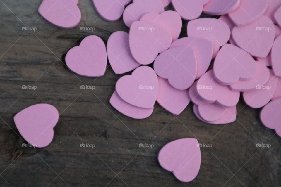 Pink wooden little hearts 