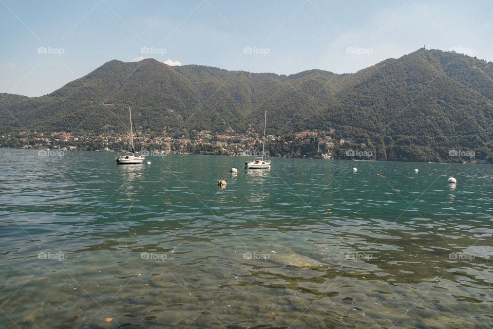Lago Como no norte da Itália é um lugar lindo para se conhecer na Europa, com paisagens incríveis!