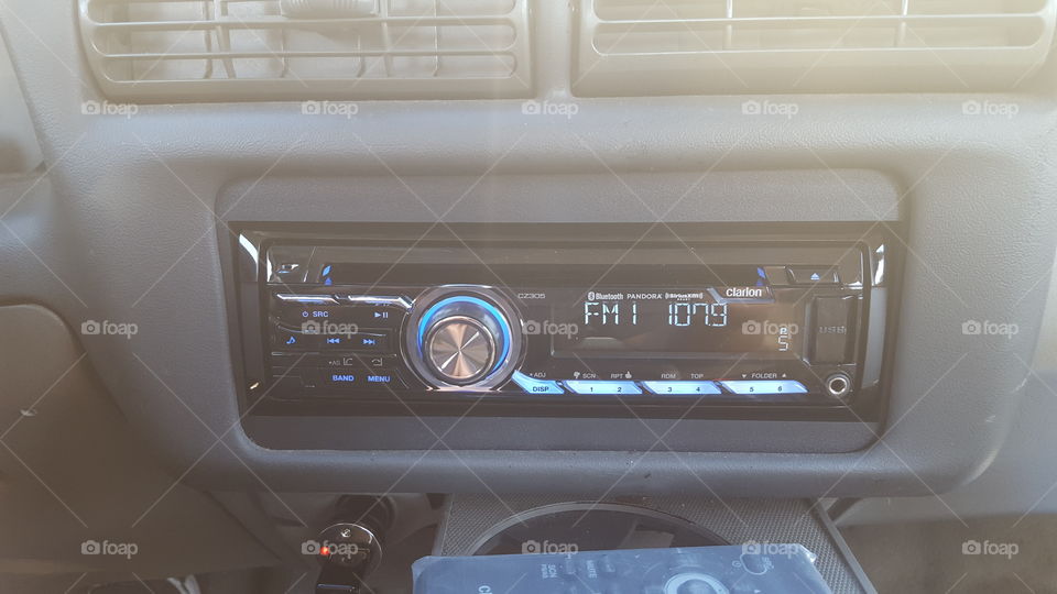 Clarion car stereo. Aftermarket car stereo install