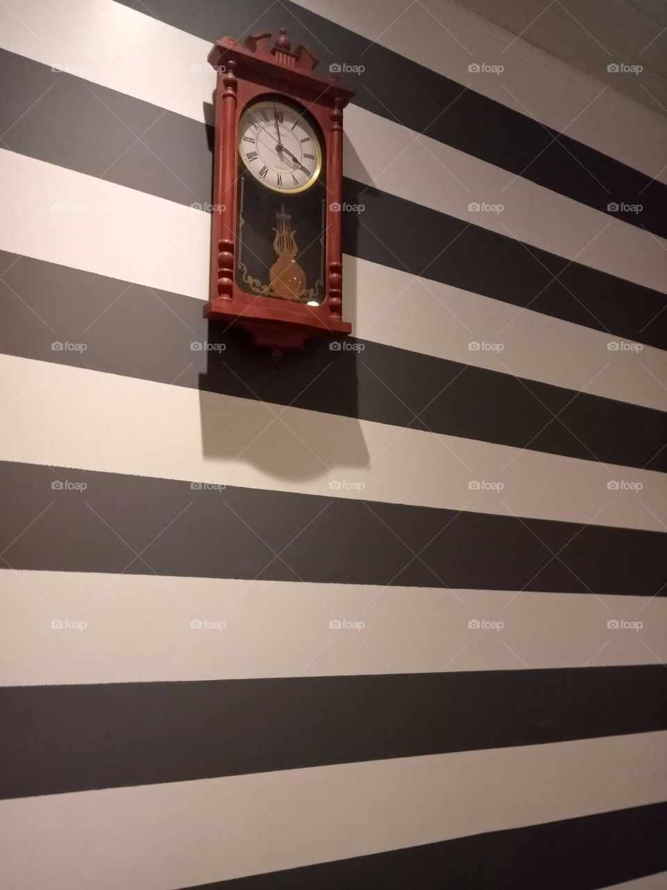 Editors'Choice Photo of the week Relógio de Parede uma relíquia preciosa