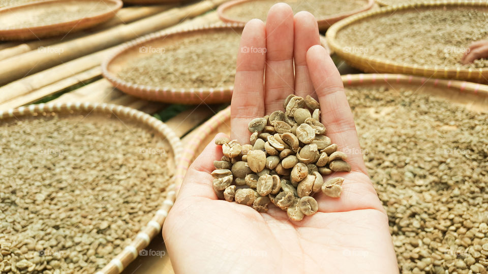 Preparing those coffee beans into a long process of roasted coffee powder. To understand what the heavenly beverages went through is the plus point in enjoying coffee.