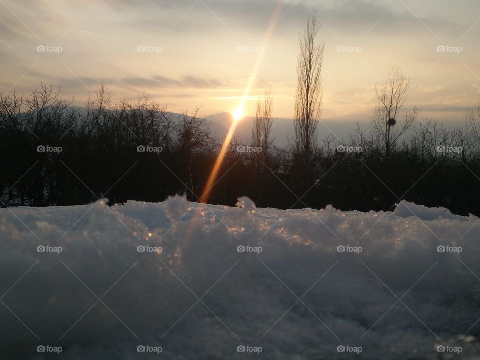 sunset snow 🌨️❄️ 
📸 Muneeb bhat
