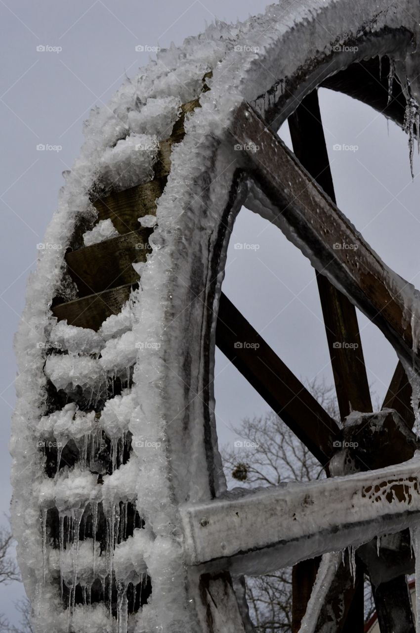 Frozen water mill