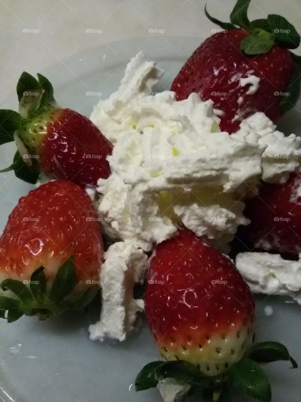 strawberrys and cream