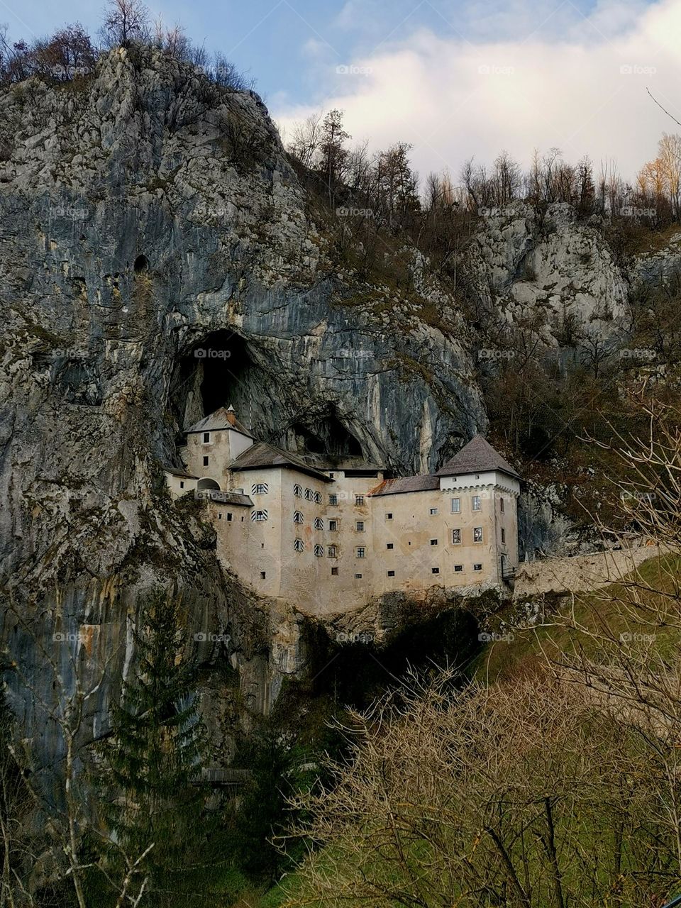 Predjama Castle