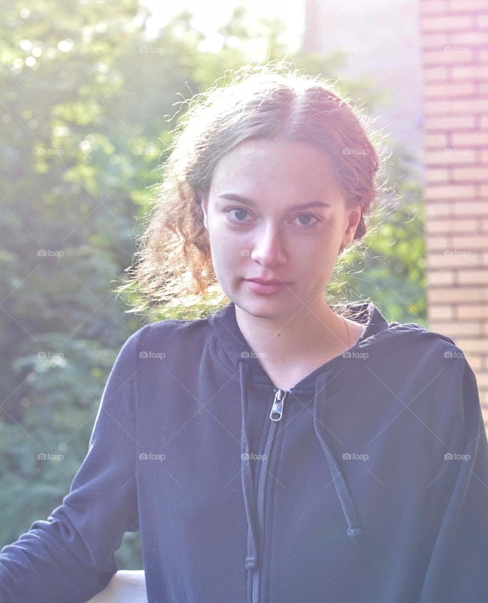 girl beautiful portrait in sunlight