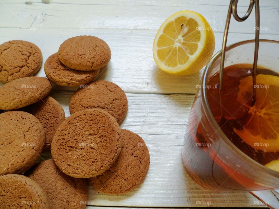 Cup of tea with oatmeal cookies