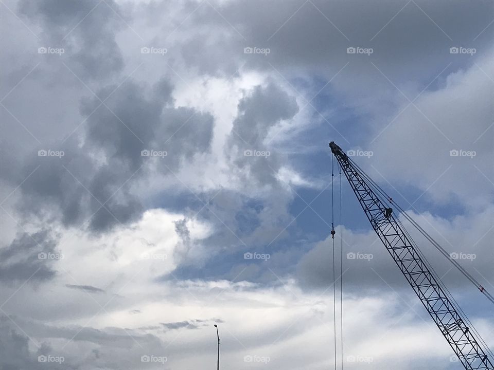 Clouds and cranes 