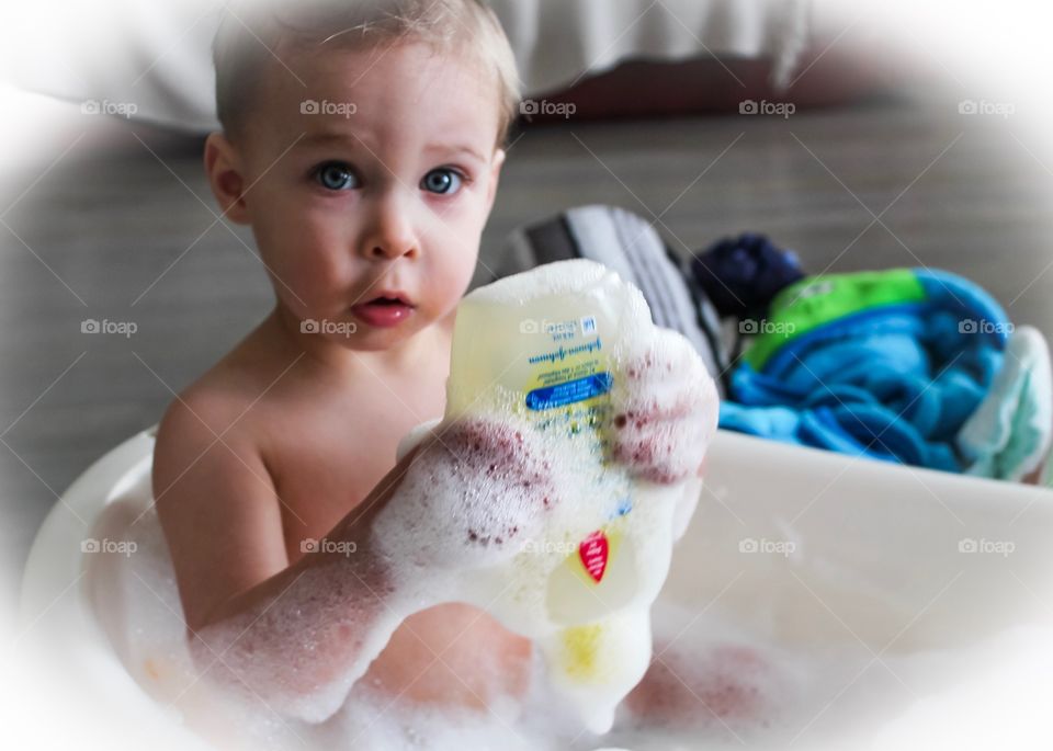 The bubbles came out all on their own, mom 