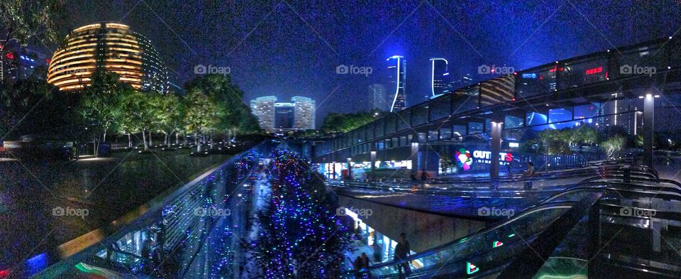 Hangzhou at night... enjoying Life Plaza... 杭州