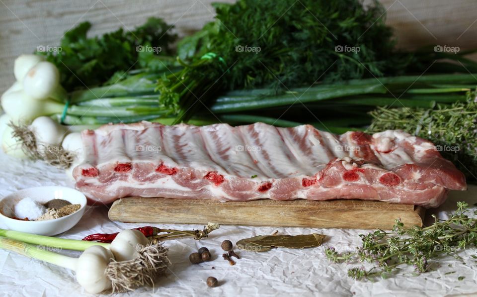 Raw pork ribs 