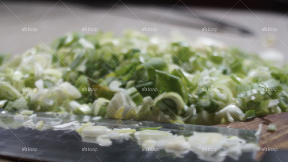 leeks and kitchen knives