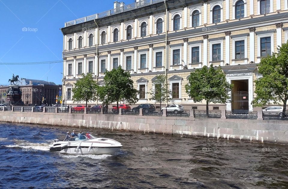 Water trip💦 Boat 🛥️ Building 🏢 Urban style 💦