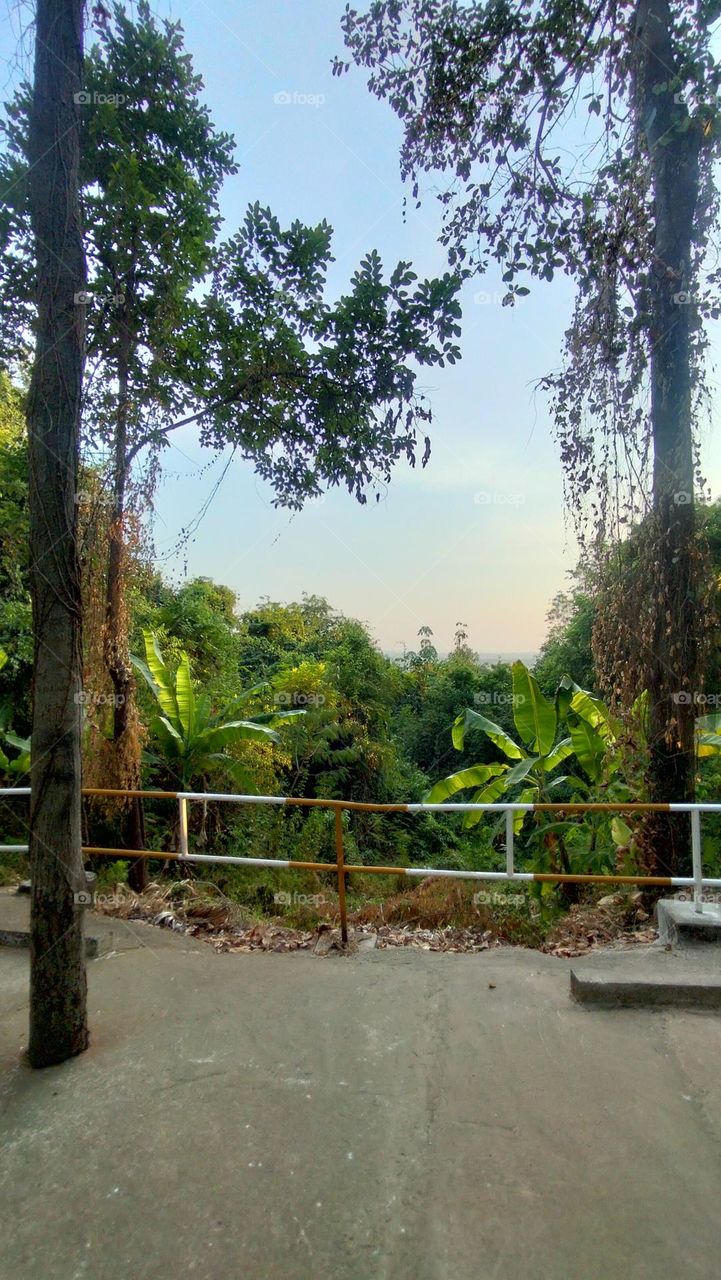 I accidentally passed by here.