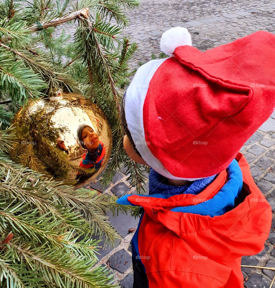 Seeing double. Christmas spirit.