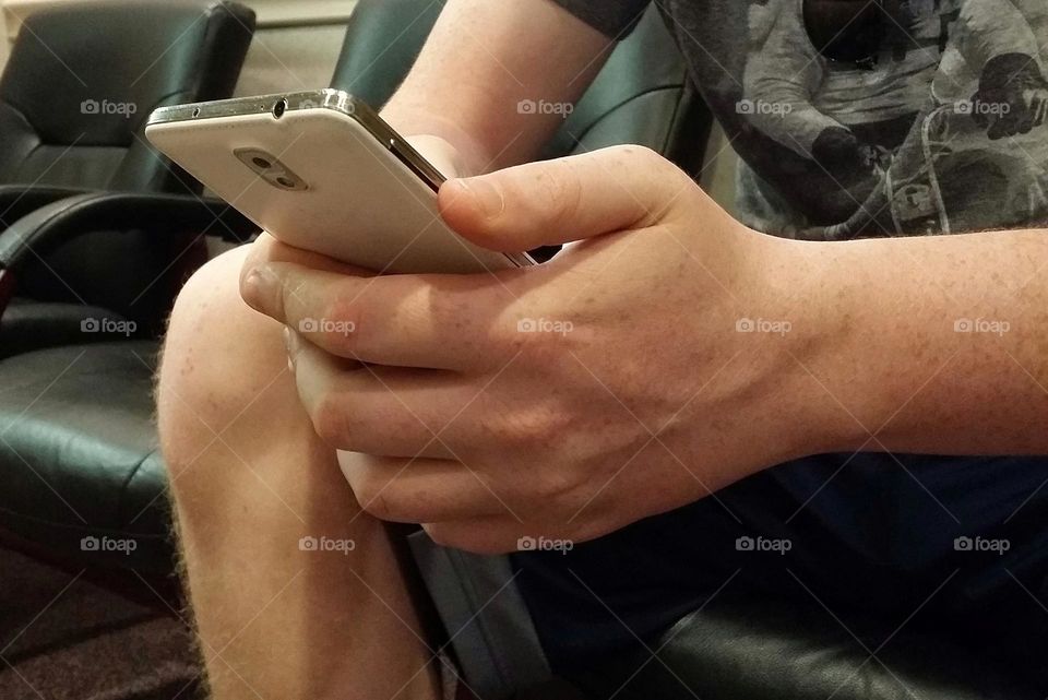 Man holding Cellphone