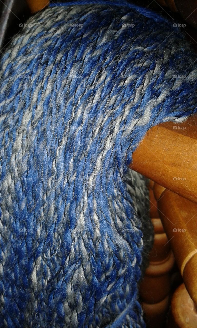 Spinning Yarn blue-white