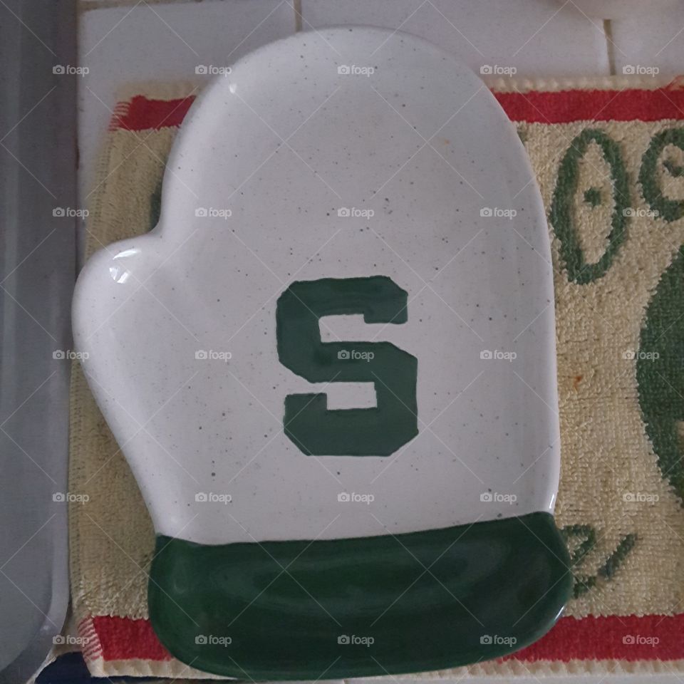 someone give me this tray as a college present .