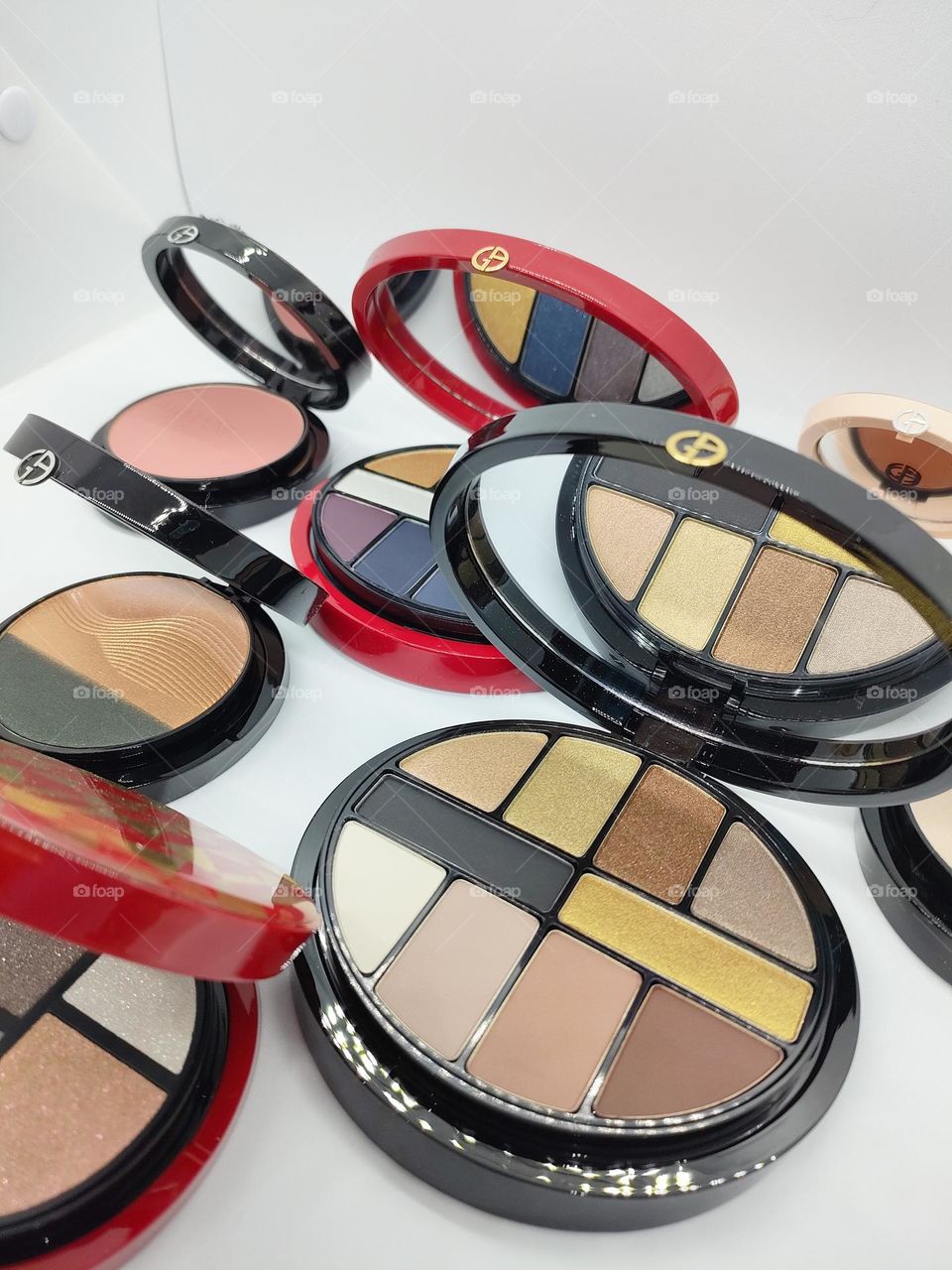 A little part of my Make-up collection ☺️ sometimes i just want to look at them without using 🙈