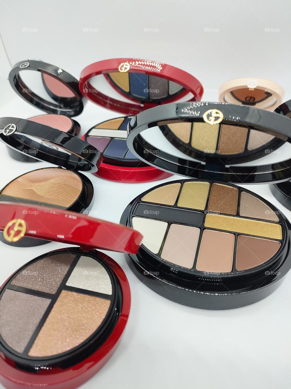 A little part of my Make-up collection ☺️ sometimes i just want to look at them without using 🙈