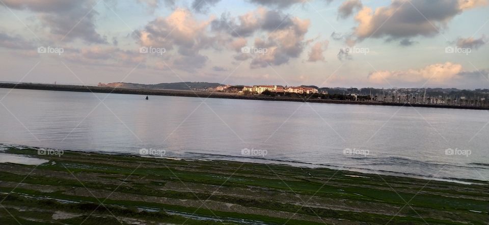Bajo las nubes de algodon